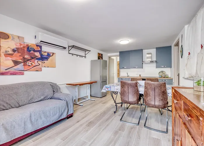 Merlo Apartments - Happy Rentals